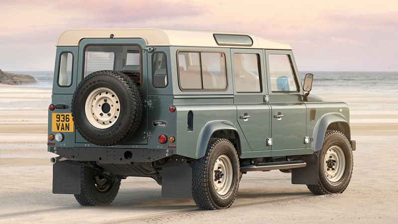 Эта музыка будет вечной: JLR начинает неограниченное производство Classic Defender V8